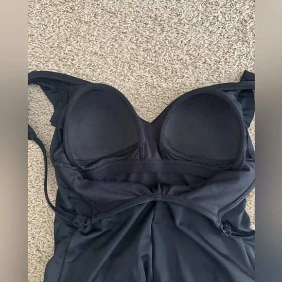 Women’s full coverage adjustable one-peice swimsuit with built in cups size 8-10 - Picture 8 of 9